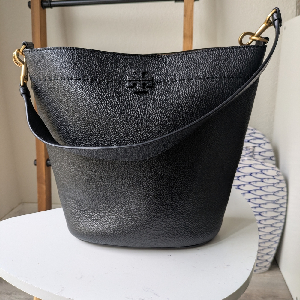 Tory Burch Women's Black Leather Shoulder Bucket Bag